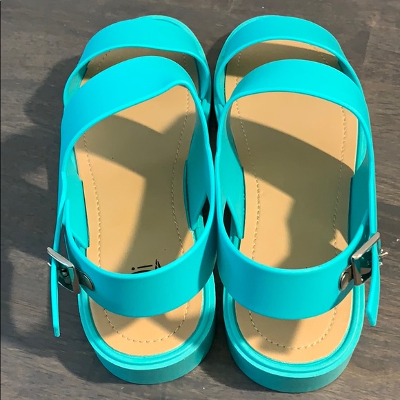Kali Flip Flip Strappy Slingback Sandals / New - Picture 4 of 8